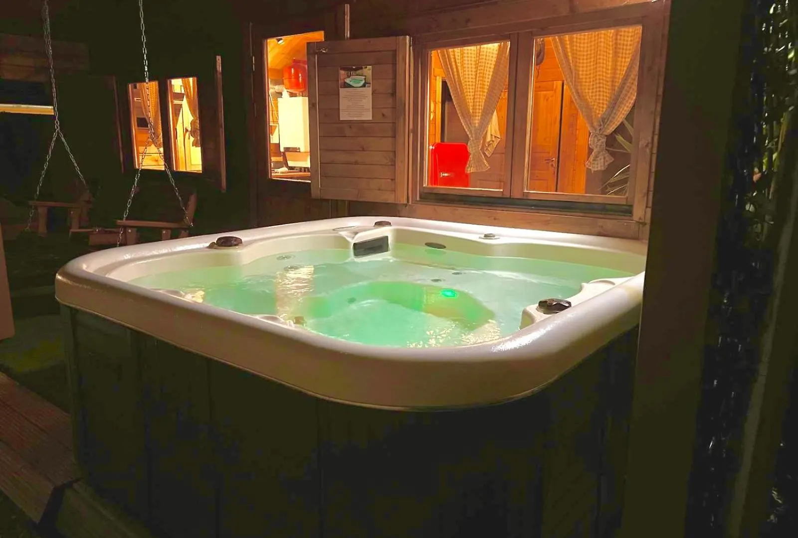 Cozy Chalet With Garden And Jacuzzi Near Amsterdam Vijfhuizen Netherlands